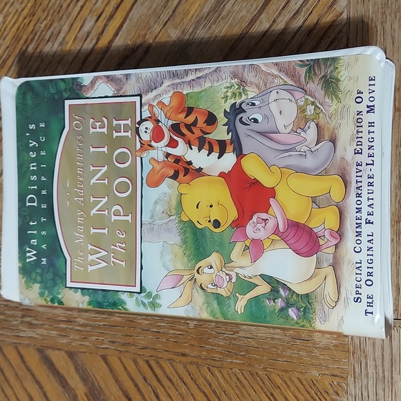 Walt Disney's Masterpiece The Many Adventures Of Winnie-The-Pooh VHS - Picture 10 of 10